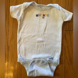 Gerber 0-3 months Rookie Graphic Baby Onesie - White with Light Blue trim